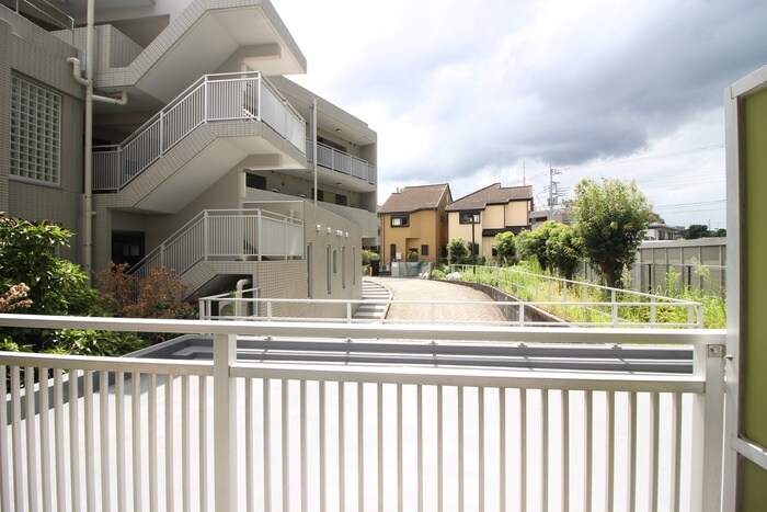 室内からの展望 まちのもり本町田