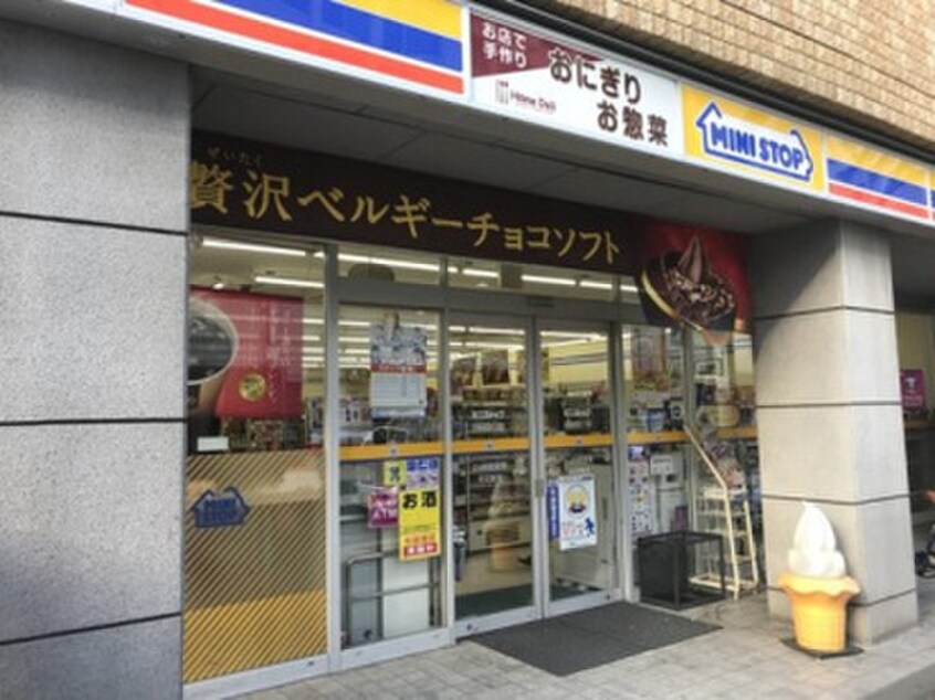 ミニストップ 渋谷本町6丁目店(コンビニ)まで129m Ｖ－ｓｔｙｌｅ幡ヶ谷