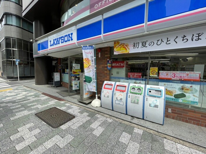 ローソン 岩本町三丁目店(コンビニ)まで180m クリア岩本町