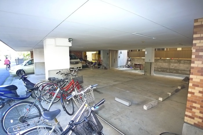 駐車場 エム・センチュリ―