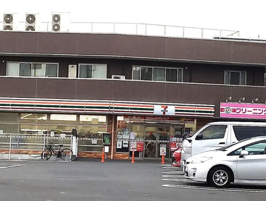 セブンイレブン(コンビニ)まで200m セブンフィールド