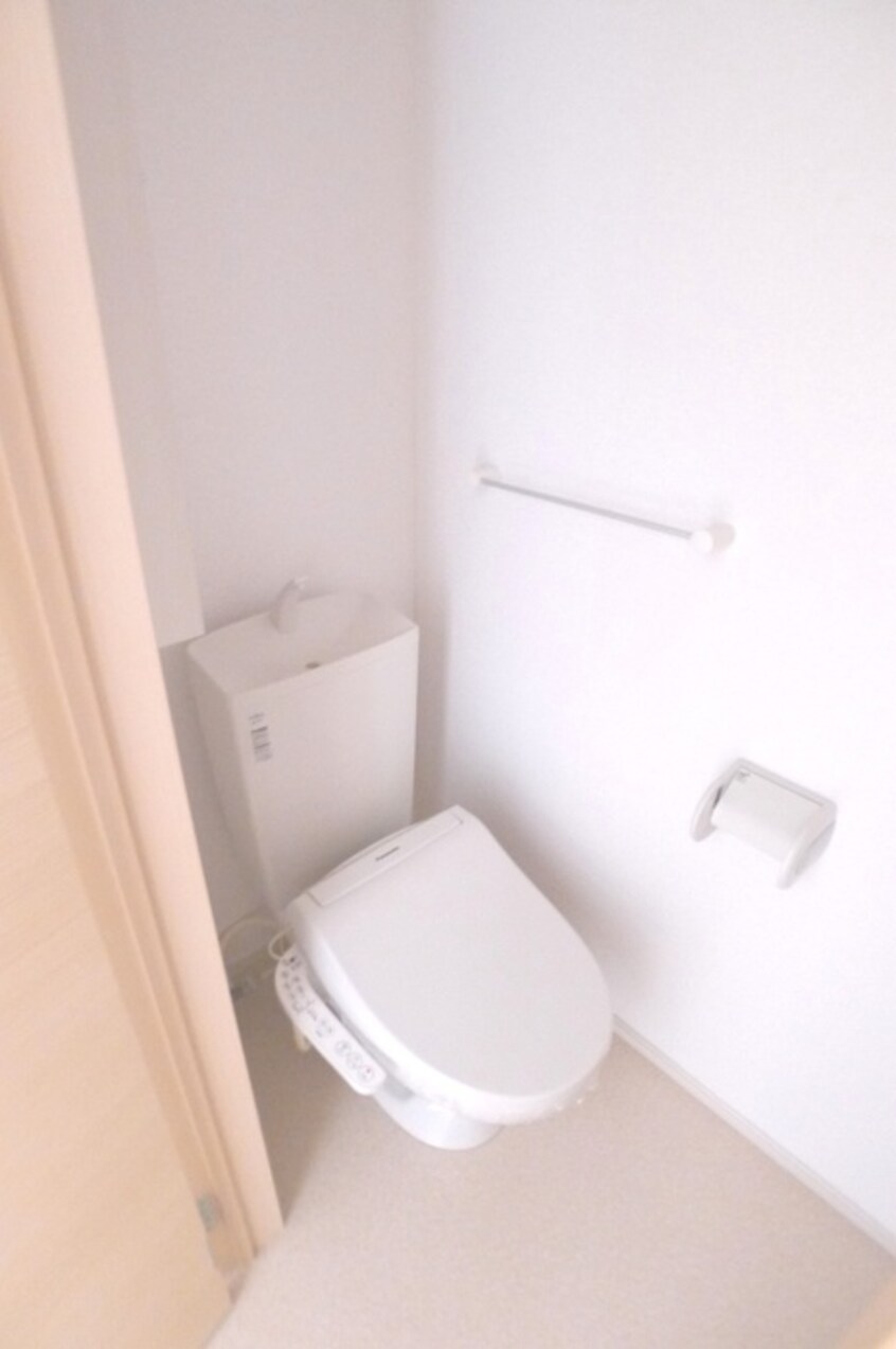 トイレ サンシャイン　スリー