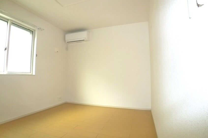 居室 サンシャイン　スリー