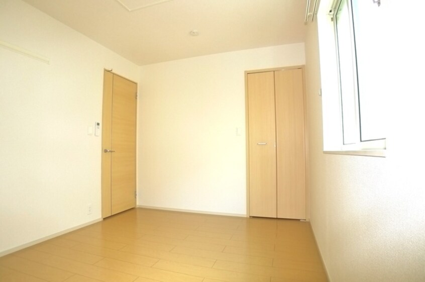 居室 サンシャイン　スリー