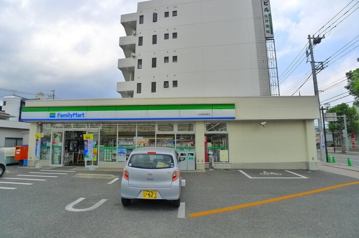 ファミリーマート(コンビニ)まで1800m サンシャイン　スリー