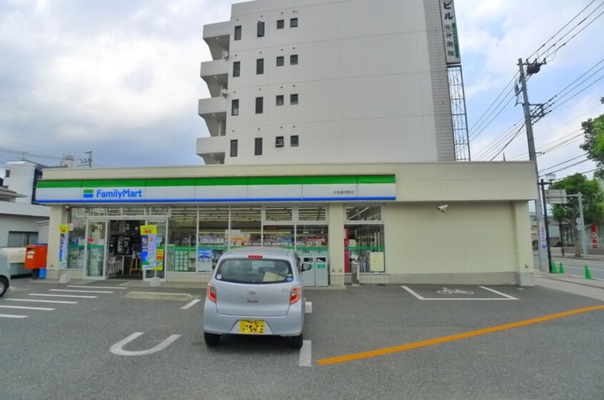 ファミリーマート(コンビニ)まで1800m サンシャイン　スリー