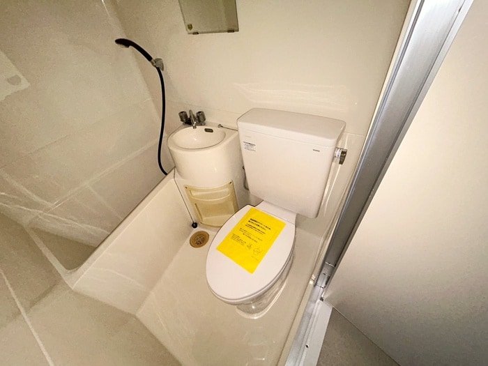 トイレ カスティル　松葉