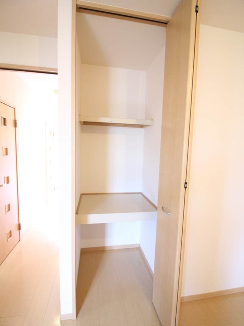収納 クレール四季彩の丘七番館