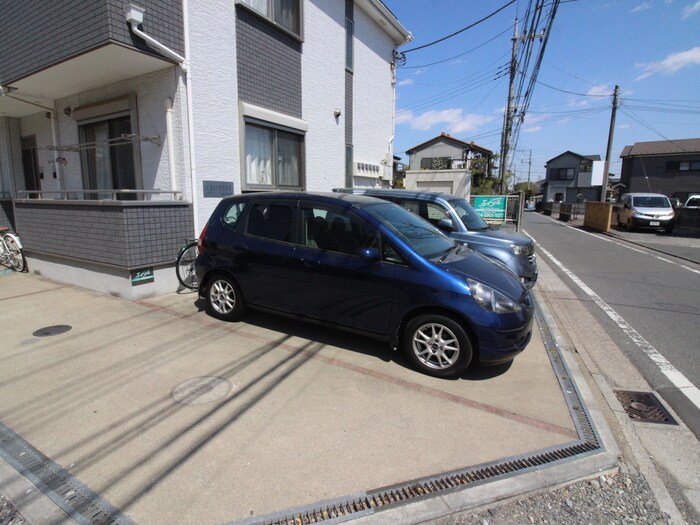 駐車場 カスターニャ