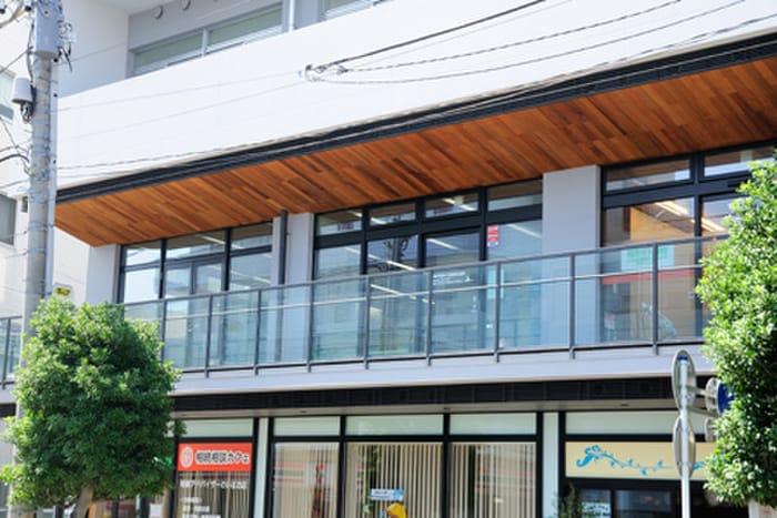 茅ヶ崎市役所辻堂駅前出張所(役所)まで530m コンフォ－ム浜竹