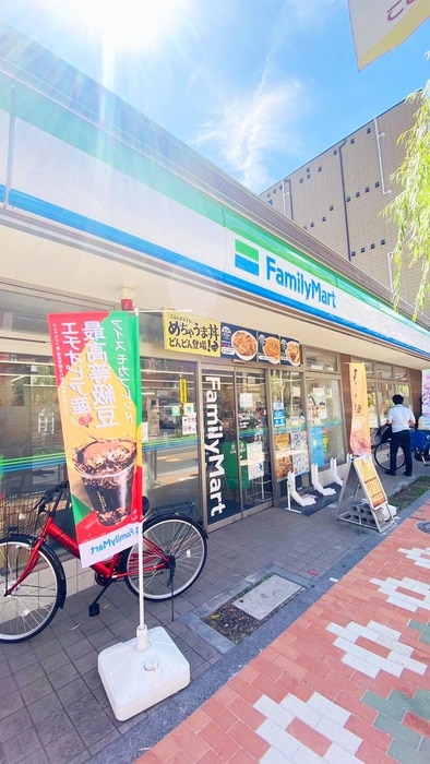ファミリーマート(コンビニ)まで456m グランカーサ三ノ輪Ⅱ