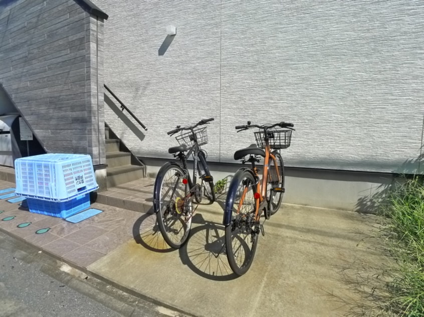 駐輪場 デパーチェ新曽