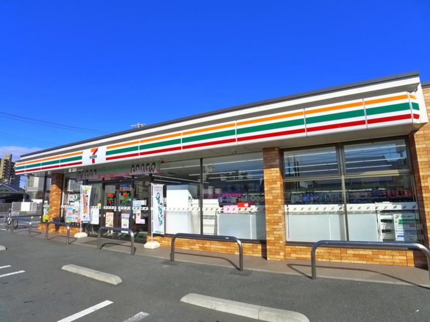 セブンイレブン(コンビニ)まで220m デパーチェ新曽