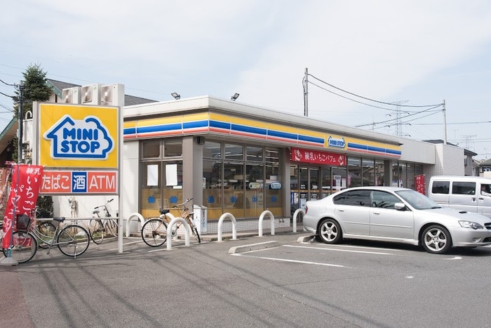 ミニストップ国分寺日吉店(コンビニ)まで583m サンライズＢ（朝日荘Ｂ）
