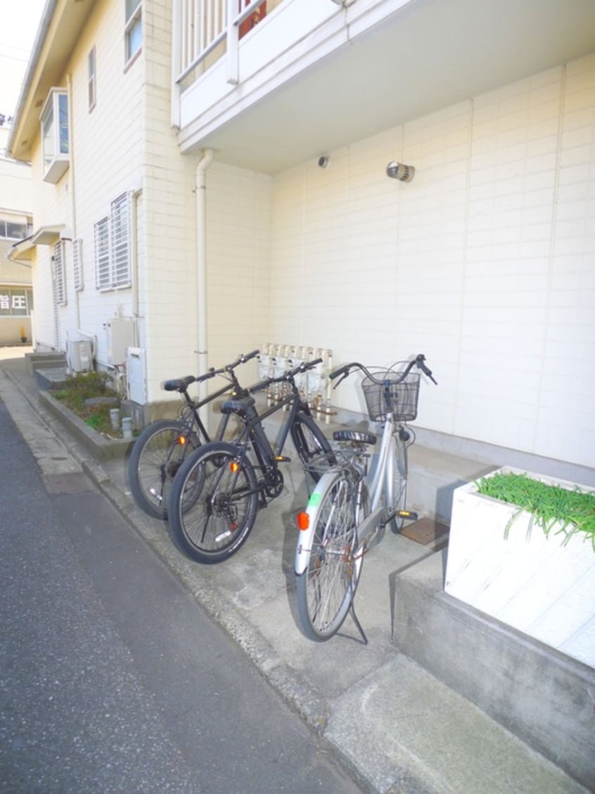 駐輪場 エステ－トピアそれいゆ