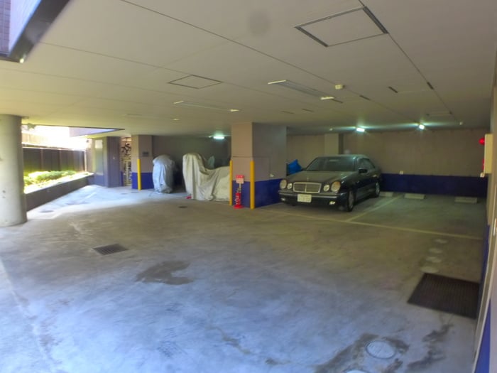 駐車場 ロイヤルスクエア