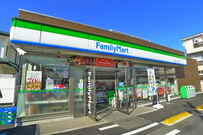 ファミリーマート新井１丁目店(コンビニ)まで243m メゾン出雲崎