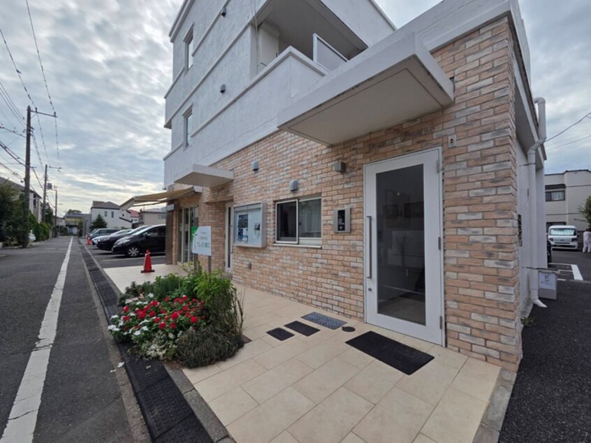 エントランス部分 Ｄｏｍｕｓ　Ｇｒａｔｉａｅ