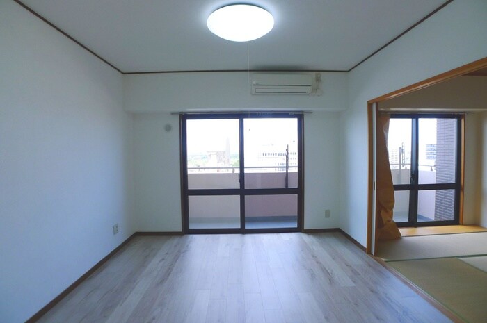 室内からの展望 INSURANCE BLDG.XIX（1301）
