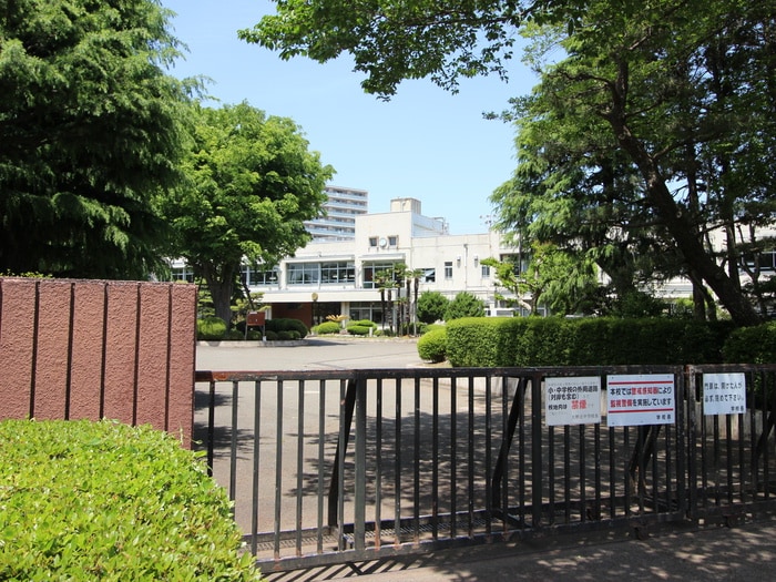 相模原市立大野北中学校(中学校/中等教育学校)まで221m クアドリフォリエブルー