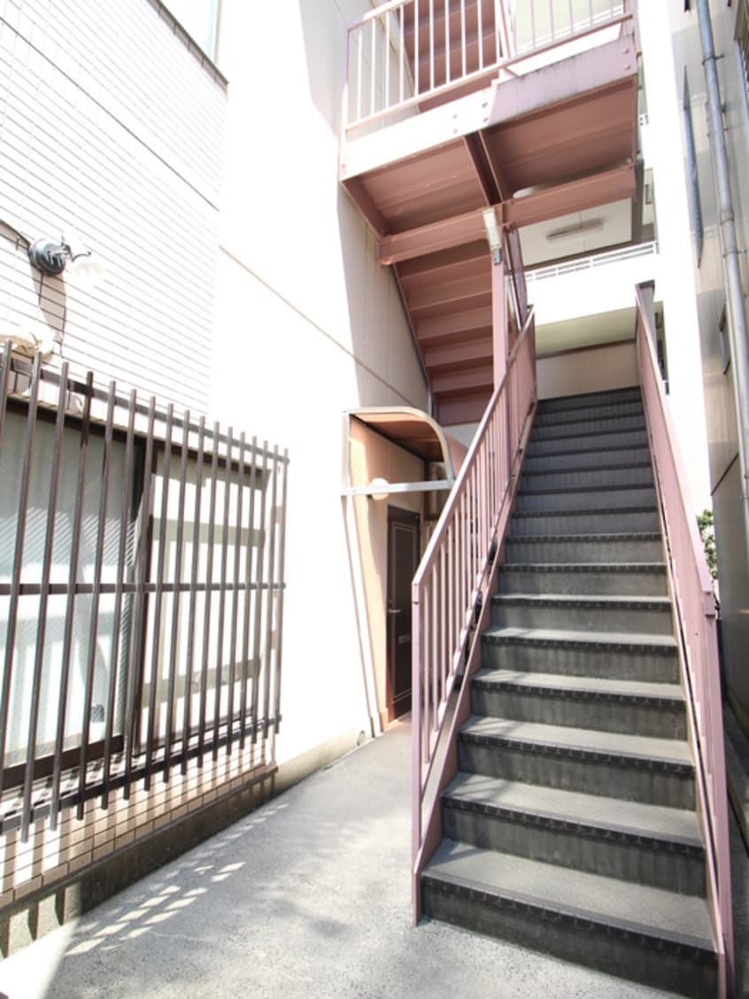 エントランス部分 コーポリリィズ