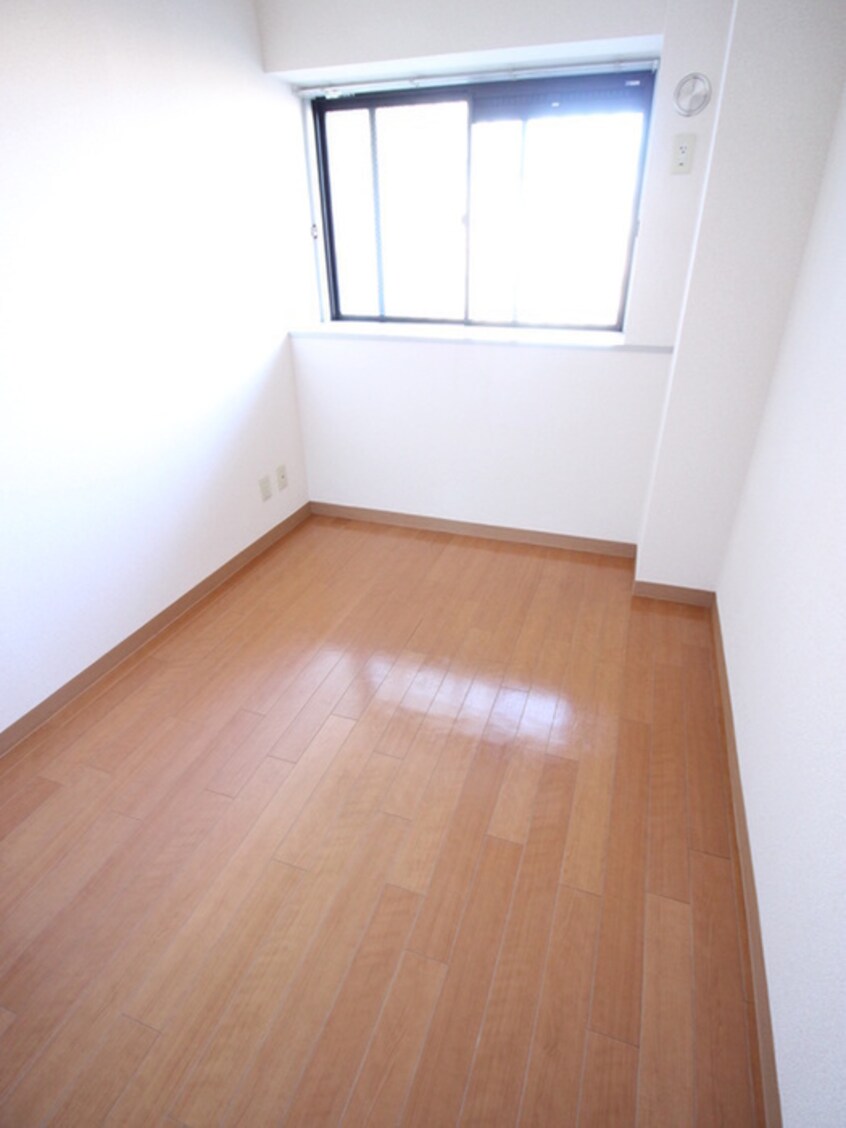 居室 グランデージ３武里