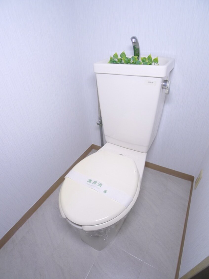 トイレ ソレイユシャト－