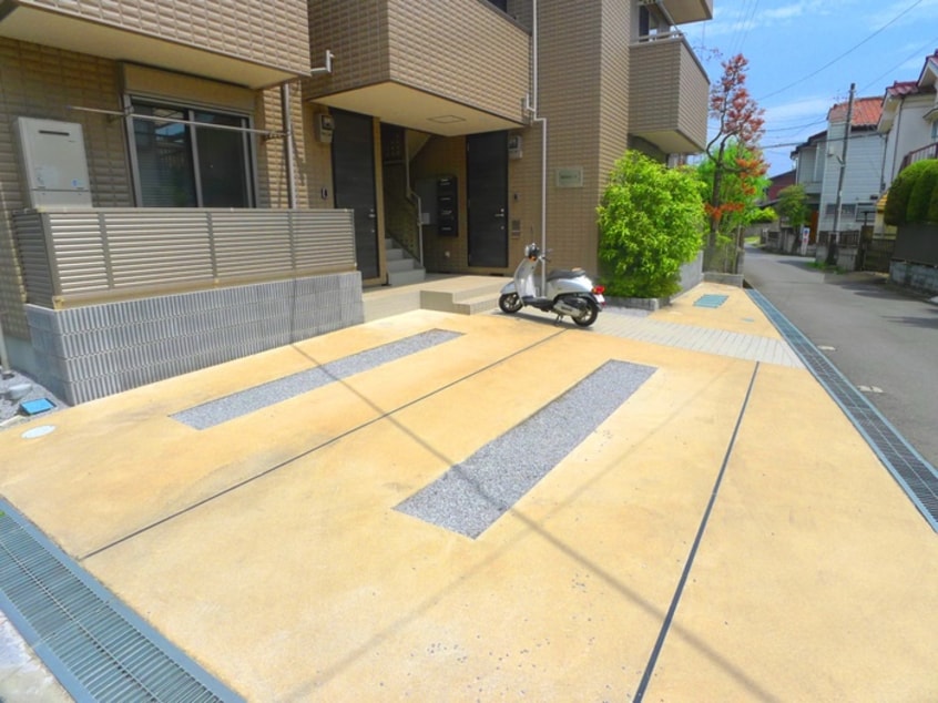 駐車場 Maison J