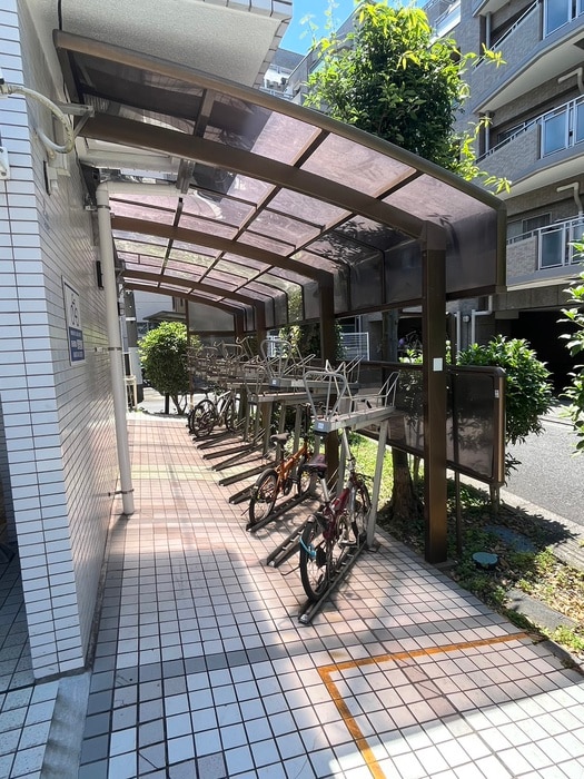 駐輪場 シャルム初台