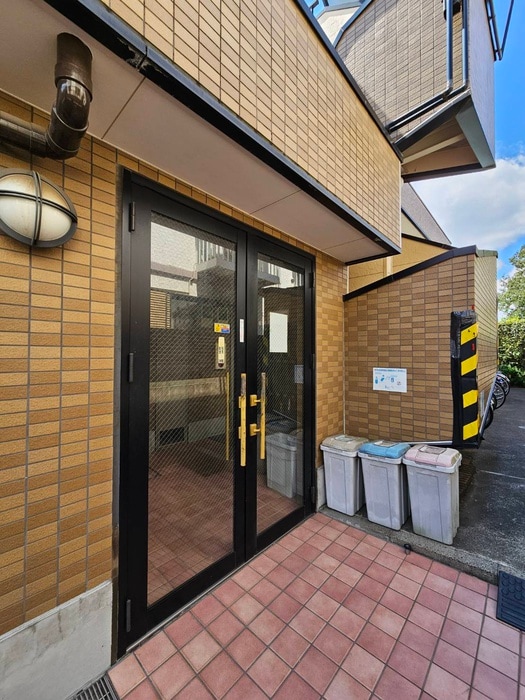 エントランス部分 トムソーヤ