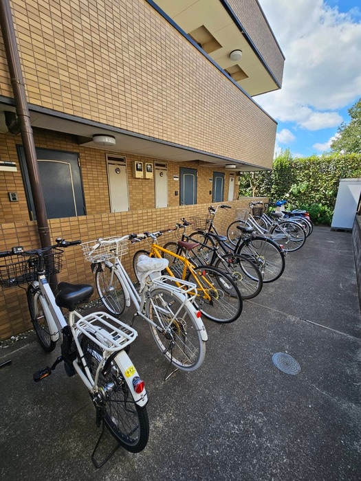 駐輪場 トムソーヤ