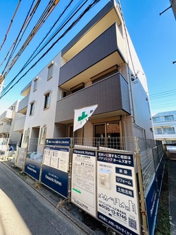 建築中