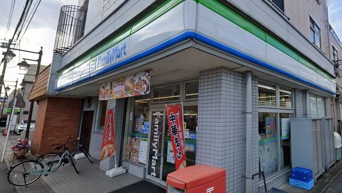 ファミリーマート 春日部一ノ割店(コンビニ)まで220m CRELIA