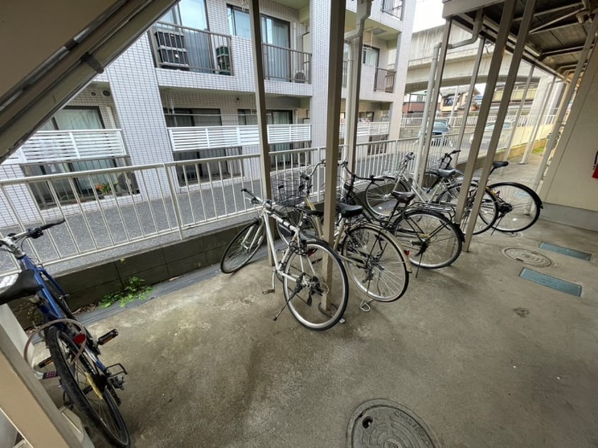 駐輪場 コ－トハウスフナツ