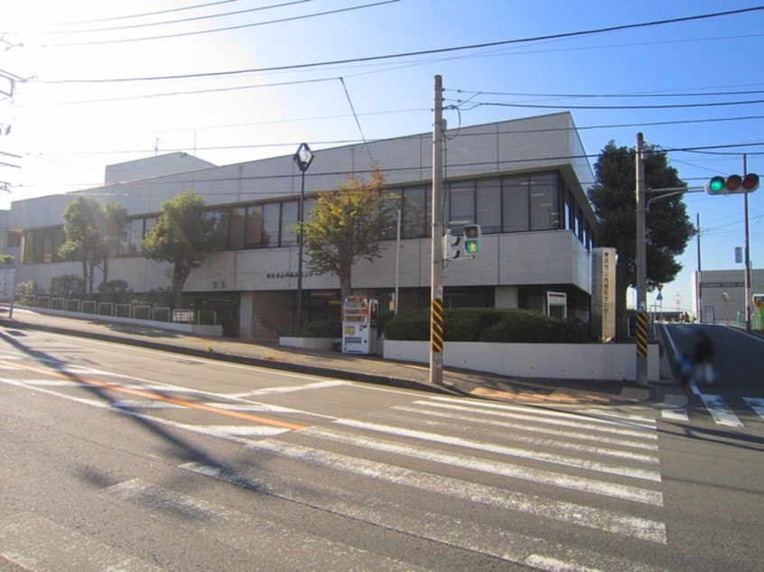 山内図書館(図書館)まで556m サンテラスあざみ野