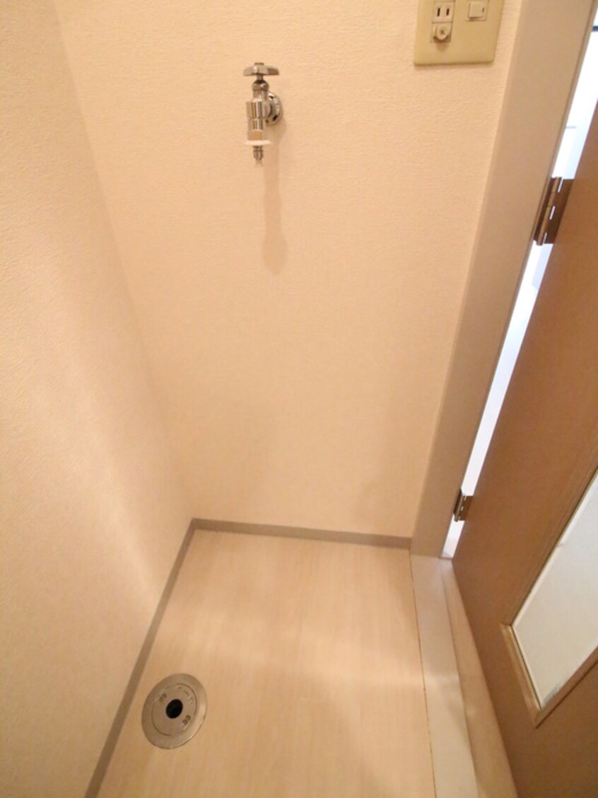 洗濯機置場 シャレ－楓