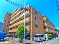 Ｅａｒｌｓ  Ｃｏｕｒｔ