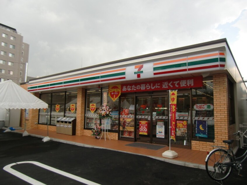 セブンイレブン 調布小島1丁目店(コンビニ)まで136m ベラカーサ