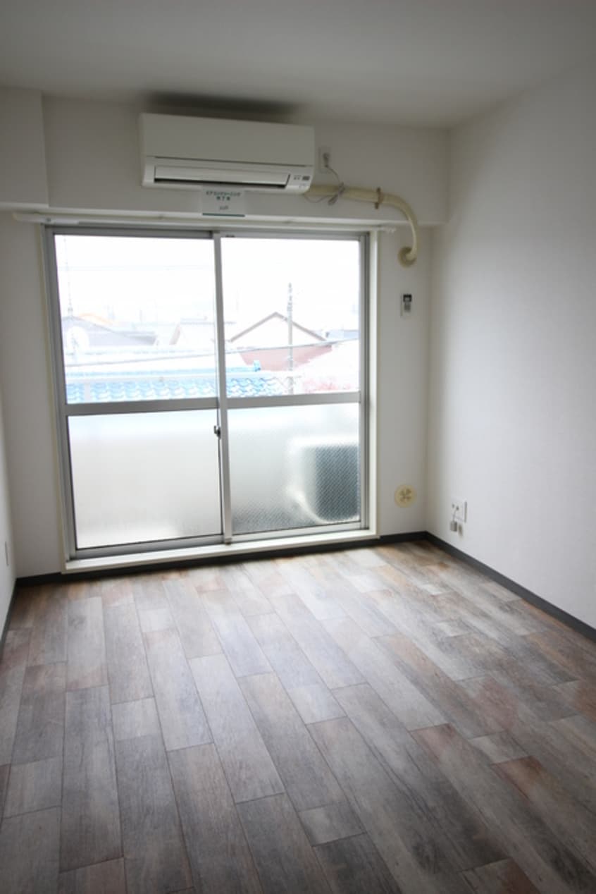 居室 モンシャトー久地