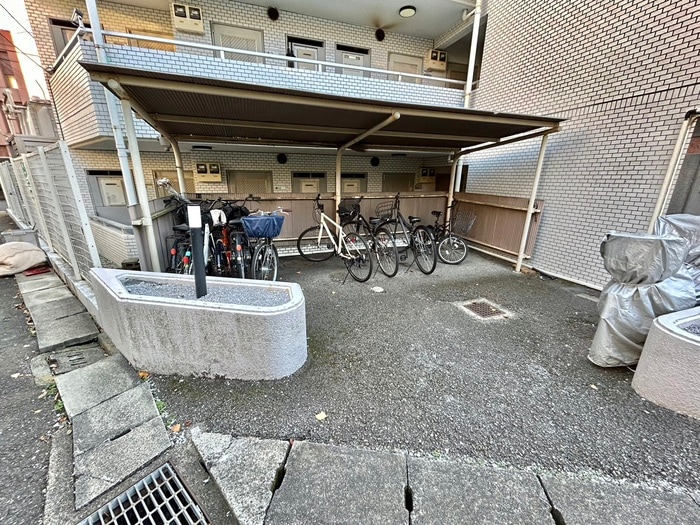 駐輪場 モンシャトー久地