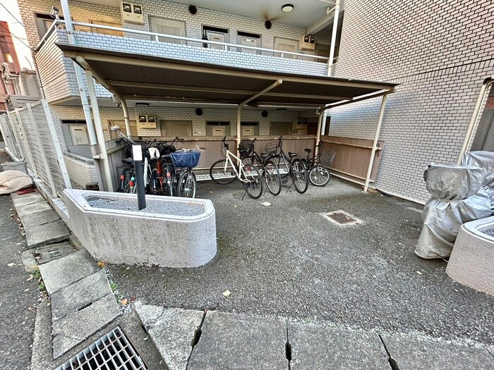 駐輪場 モンシャトー久地