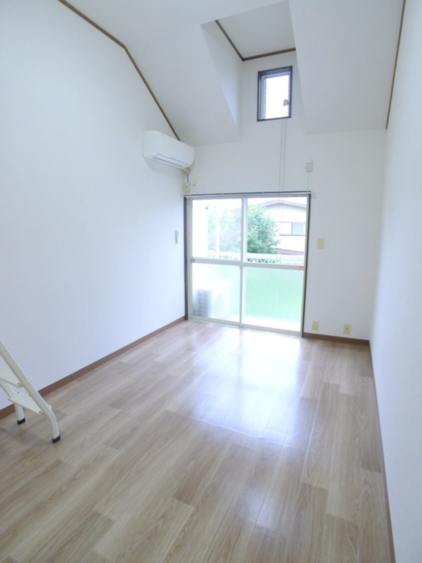 居室 ホワイトハイツ