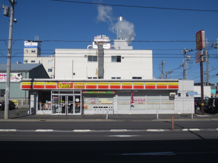 デイリーヤマザキ緑産業道路店(コンビニ)まで750m ヴィラソレ－ユ