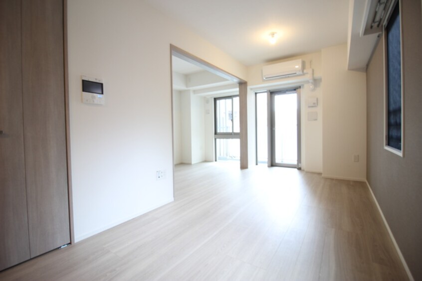 居室 L・BASE押上South