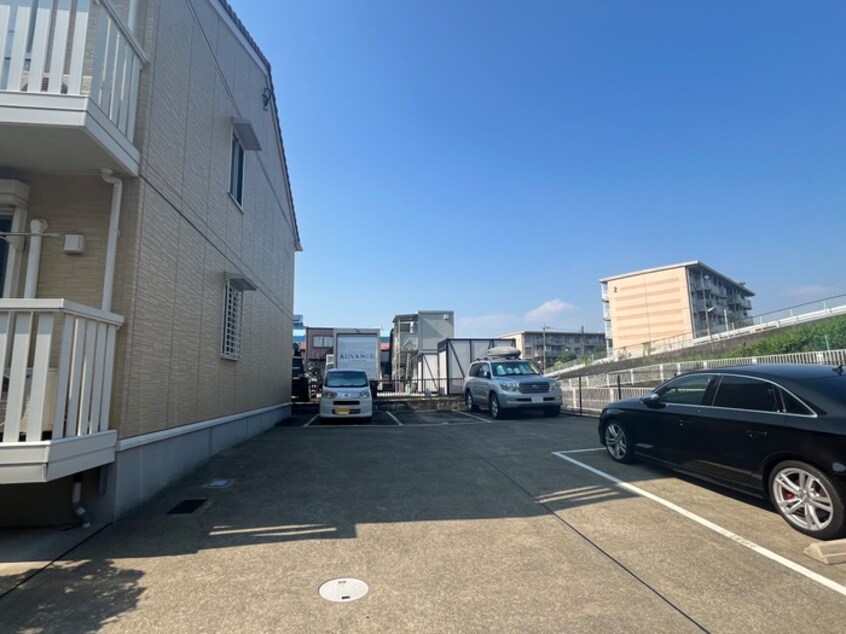 駐車場 メゾンヴェルデ