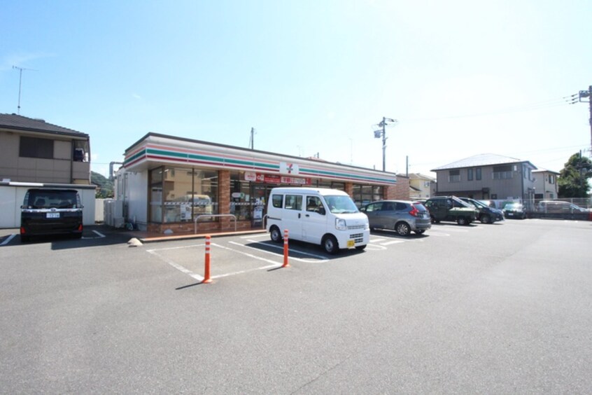 セブンイレブン小田原高田店(コンビニ)まで230m エス・テュエールB