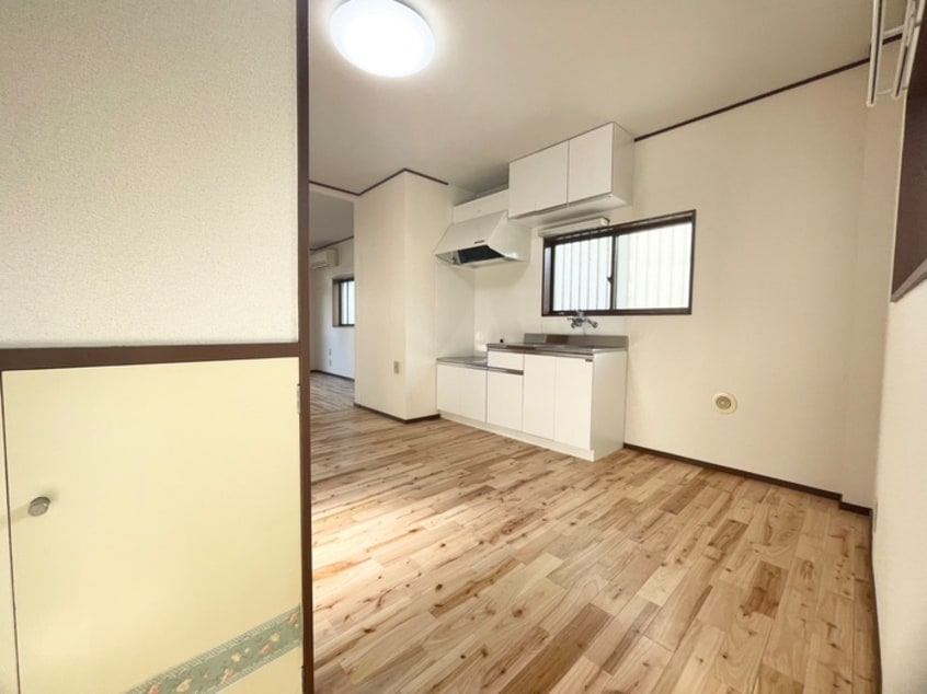 廊下 リバーサイド四季美