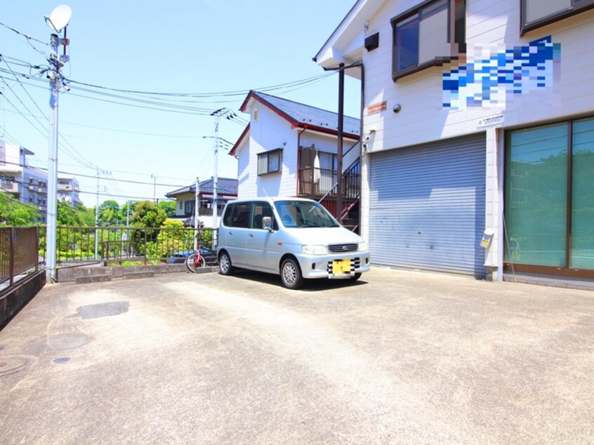 駐車場 ﾛｲﾔﾙﾊｲﾂ