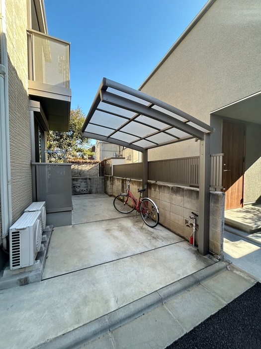 駐輪場 ファミーユ石原