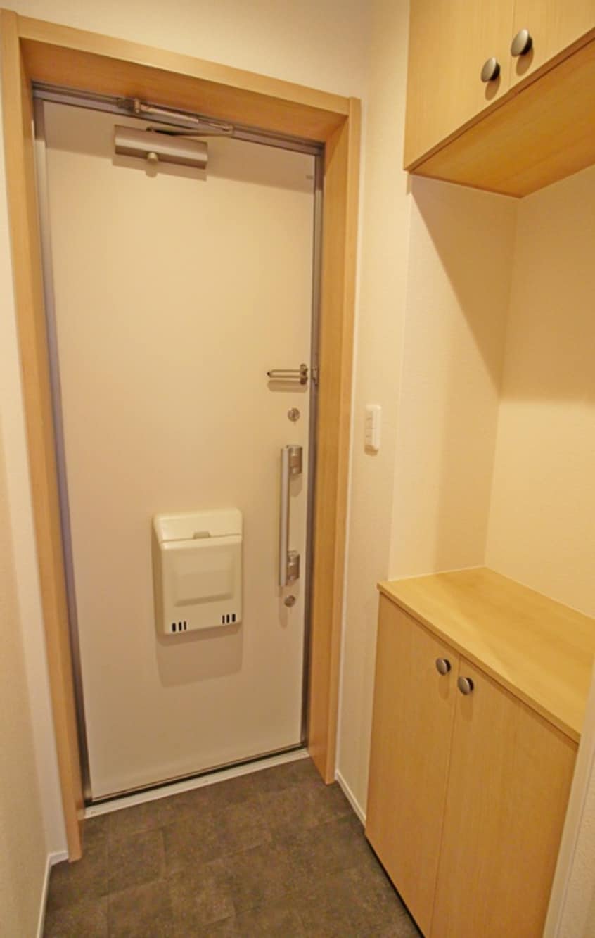 玄関 ファミーユ石原